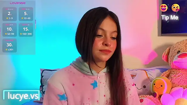 LucyEvans  online show from November 18, 3:45 am