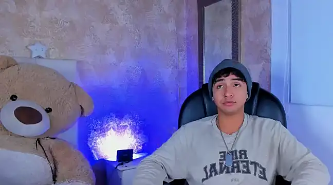 Snapshot of Muichiro_tokito1 chatting on January 3, 5:17 am Muichiro tokito1 online show from January 3, 5:17 am