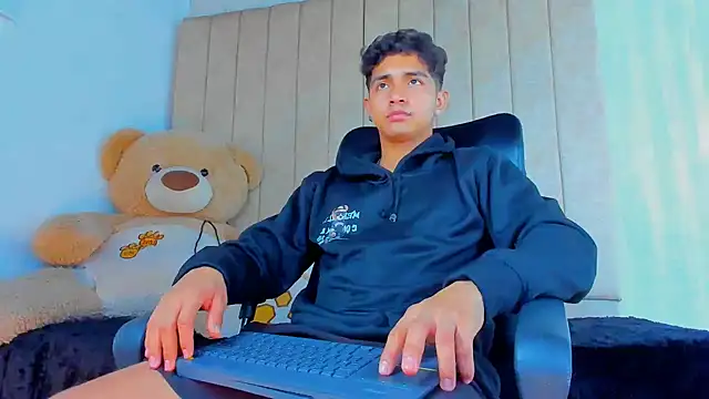 Snapshot of Muichiro_tokito1 chatting on February 1, 4:24 am Muichiro tokito1 online show from February 1, 4:24 am