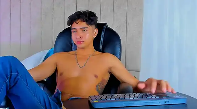 Snapshot of Muichiro_tokito1 chatting on March 2, 4:28 am Muichiro tokito1 online show from March 2, 4:28 am