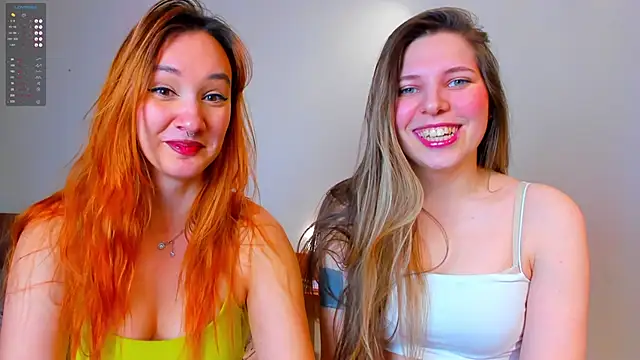 Snapshot of Annie_aww chatting on December 11, 9:45 pm Annie aww online show from December 11, 9:45 pm