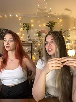 Snapshot of Annie_aww chatting on March 4, 7:32 pm Annie aww online show from March 4, 7:32 pm