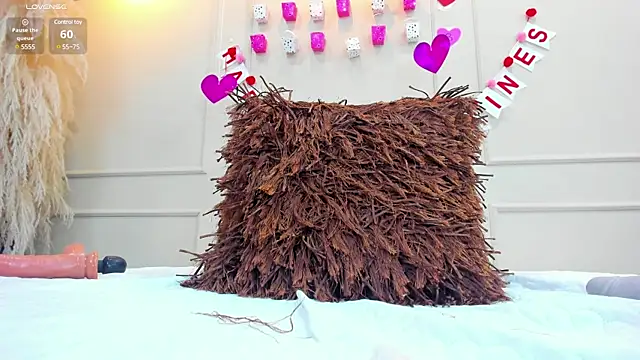 Snapshot of nahomygrey_ chatting on February 12, 1:52 am nahomygrey online show from February 12, 1:52 am