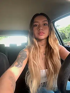 amanda-medrano1 online show from March 4, 1:49 pm