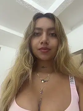 amanda-medrano1 online show from May 4, 2:24 pm