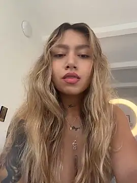 Snapshot of amanda-medrano1 chatting on May 28, 1:52 pm amanda-medrano1 online show from May 28, 1:52 pm