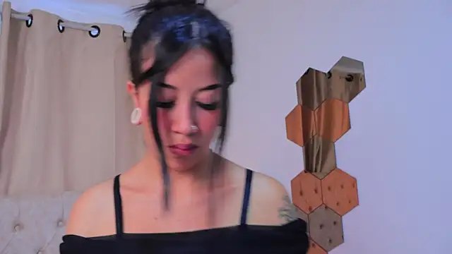 JulessCornett online show from January 11, 8:21 pm