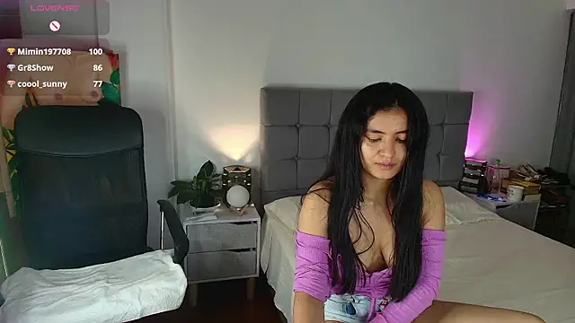 ChloeSanchezx online show from March 17, 1:03 am