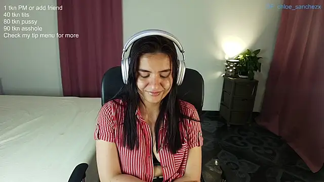 Snapshot of ChloeSanchezx chatting on May 15, 6:09 am ChloeSanchezx online show from May 15, 6:09 am