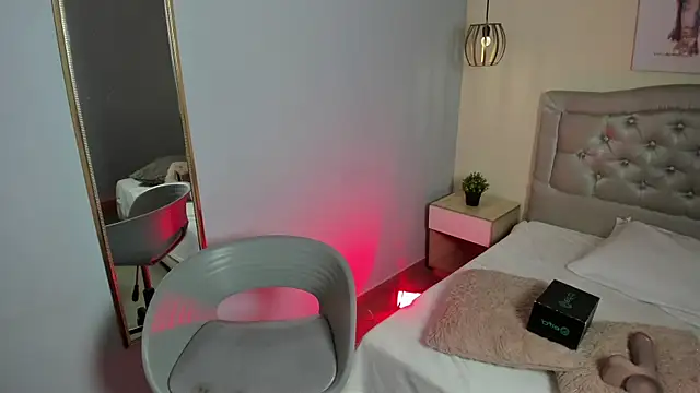 escarleth   online show from November 21, 12:37 pm