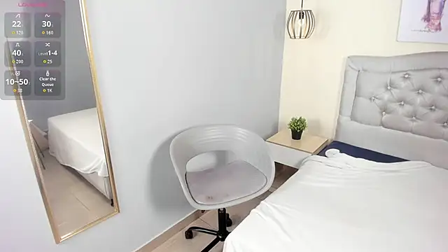 escarleth   online show from March 26, 1:38 pm