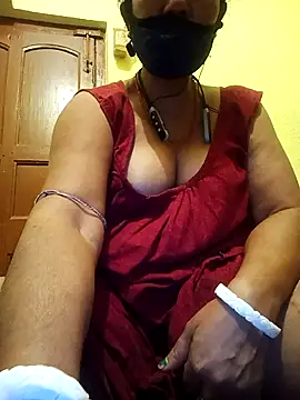 Snapshot of Riyaa_2024 chatting on December 26, 5:15 am Riyaa 2024 online show from December 26, 5:15 am