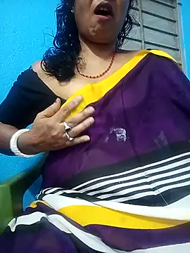 Snapshot of Riyaa_2024 chatting on December 29, 10:23 am Riyaa 2024 online show from December 29, 10:23 am