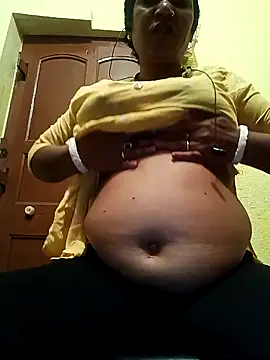 Snapshot of Riyaa_2024 chatting on December 30, 4:40 pm Riyaa 2024 online show from December 30, 4:40 pm