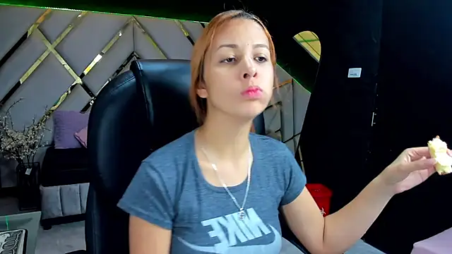 Paris Petit online show from February 26, 7:57 pm