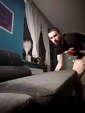 wariacik0024 online show from February 9, 1:44 am