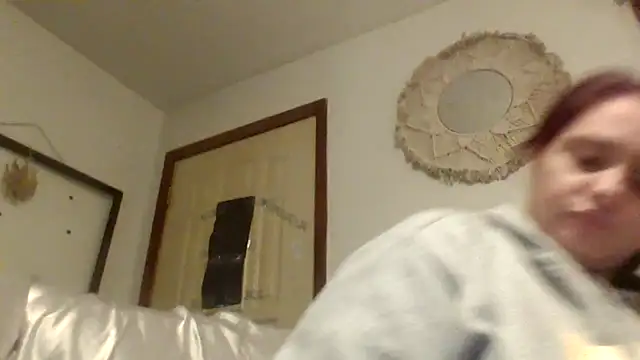 Snapshot of lilbishmiss chatting on November 10, 12:15 pm lilbishmiss online show from November 10, 12:15 pm