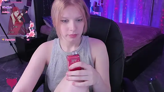 Snapshot of KarambaMoon chatting on March 21, 12:07 am KarambaMoon online show from March 21, 12:07 am