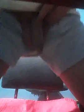 hugosafado333 online show from October 25, 4:53 am