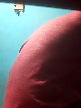 hugosafado333 online show from November 2, 2:58 am