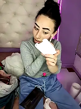 hanna  azumi online show from February 9, 3:11 am