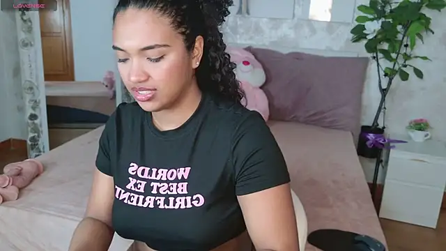 Snapshot of MilaTeenX chatting on January 14, 8:09 am MilaTeenX online show from January 14, 8:09 am