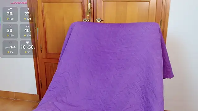 Snapshot of MilaTeenX chatting on February 26, 7:40 am MilaTeenX online show from February 26, 7:40 am