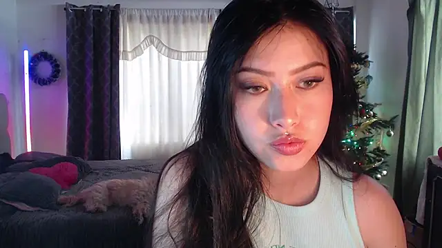 Emilyswan04 online show from December 17, 6:42 pm