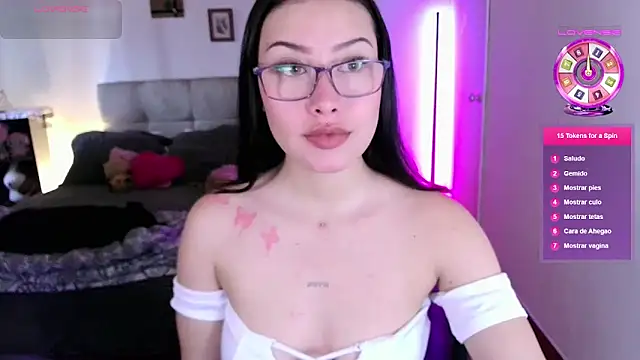 Emilyswan04 online show from October 8, 9:56 pm