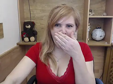 Snapshot of DaniellaKiss chatting on March 26, 7:03 am DaniellaKiss online show from March 26, 7:03 am