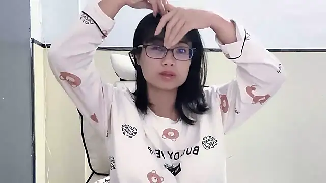 Honey-cici online show from December 6, 8:15 am