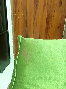 Snapshot of BongQueen9 chatting on March 10, 1:32 am BongQueen9 online show from March 10, 1:32 am