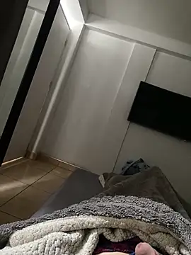 Snapshot of becal chatting on November 29, 12:30 pm becal online show from November 29, 12:30 pm