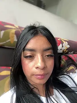 Laura fernandezII online show from February 7, 5:40 pm