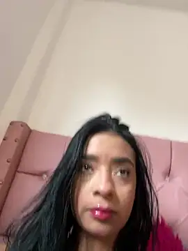 Laura fernandezII online show from March 13, 4:01 pm