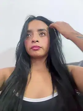 Laura fernandezII online show from March 17, 10:49 pm