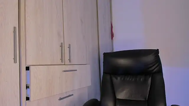 Laura fernandezII online show from November 28, 8:33 pm