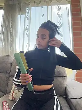 Laura fernandezII online show from February 9, 5:28 pm