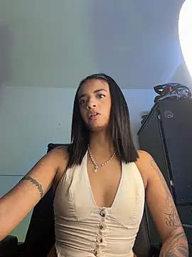 Laura fernandezII online show from April 2, 8:50 pm