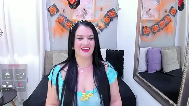 LenaRuiz  online show from October 31, 12:17 pm