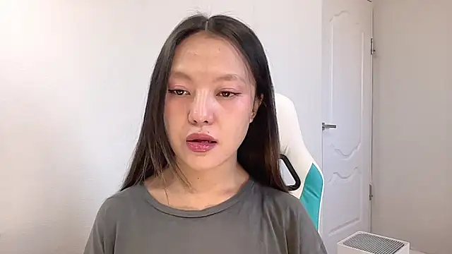 Risalynn online show from December 24, 3:49 am