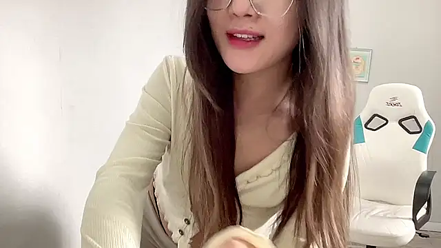 Risalynn online show from February 17, 5:14 am