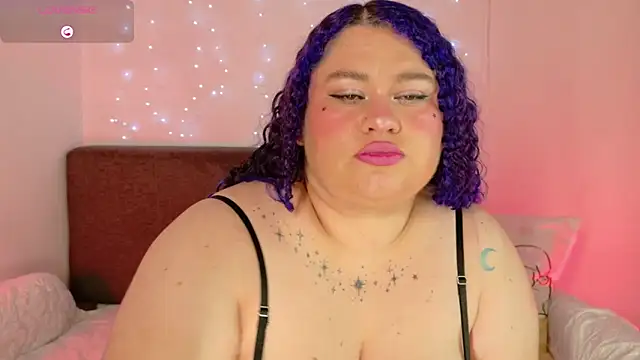 lunitaa0 online show from April 19, 4:56 am