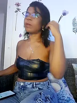 ivonjoness online show from December 1, 2:27 am