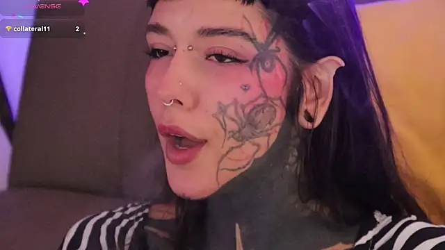 Snapshot of FairyFlexxxx chatting on February 18, 5:20 pm FairyFlexxxx online show from February 18, 5:20 pm