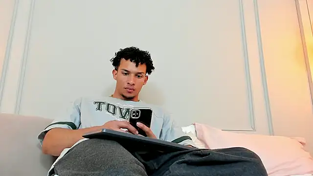 Snapshot of Dominick_star chatting on January 16, 9:27 am Dominick star online show from January 16, 9:27 am