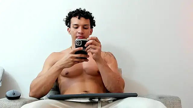 Snapshot of Dominick_star chatting on January 21, 3:48 am Dominick star online show from January 21, 3:48 am