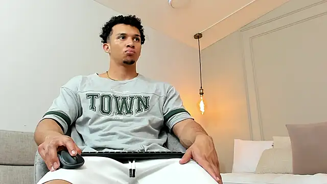 Snapshot of Dominick_star chatting on January 30, 9:36 am Dominick star online show from January 30, 9:36 am