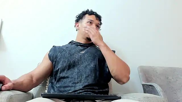 Snapshot of Dominick_star chatting on February 1, 4:35 am Dominick star online show from February 1, 4:35 am
