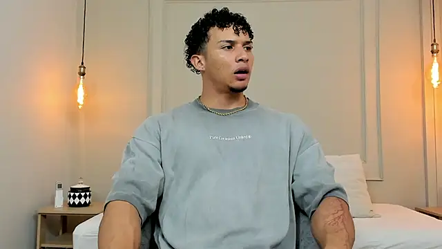 Snapshot of Dominick_star chatting on February 2, 3:21 am Dominick star online show from February 2, 3:21 am